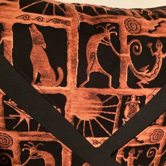 Set of two southwest throw pillows - Picture 3 of 5